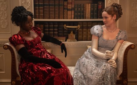 ‘I’m Excited to Show Some Woman-Loving-Woman’: ‘Bridgerton’ Stars Tease the Series’ First Sapphic Romance