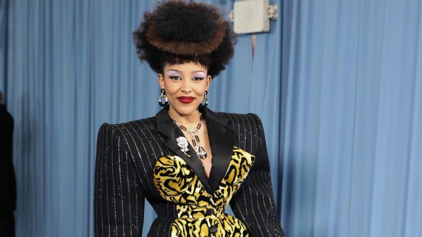 Doja Cat Claps Back at Dad With Hilarious Gay Porn Concert Invite