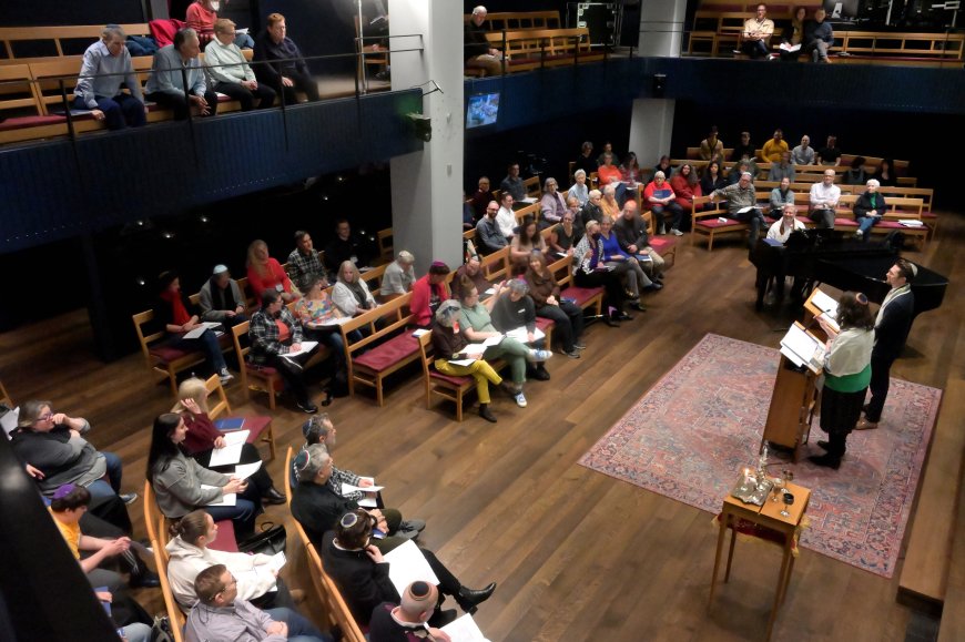 CBST spotlights Transgender Day of Visibility, chosen family at Shabbat services