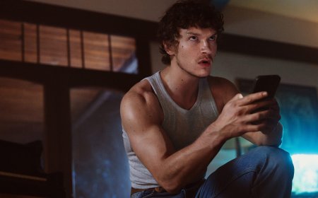 Connor Storrie’s Butt Steals the Show in Verizon’s Horror-Inspired Ad