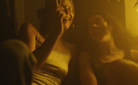 ‘Erupcja’: Charli XCX, Lena Góra ignite a volcanic love triangle in Warsaw