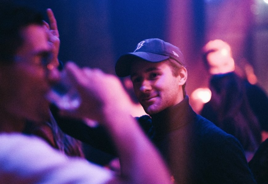 Top 5 Destinations With the Best LGBTQ+ Nightlife