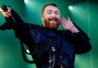 Sam Smith reviews the burgers at their favorite gay bar in New York City