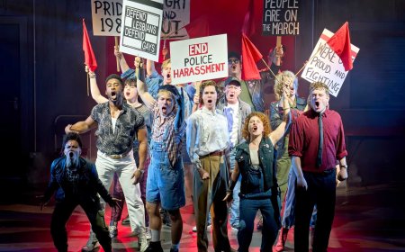 Pride sings at London’s National Theatre