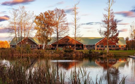 Twin Ponds Lodge is a perfectly nekkid get away from the city