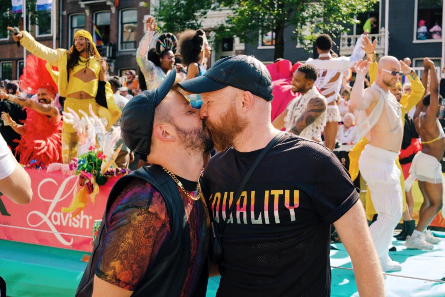 Canal Parade 2026 in Amsterdam: Queer Highlights from the WorldPride Stadium on Prinsengracht