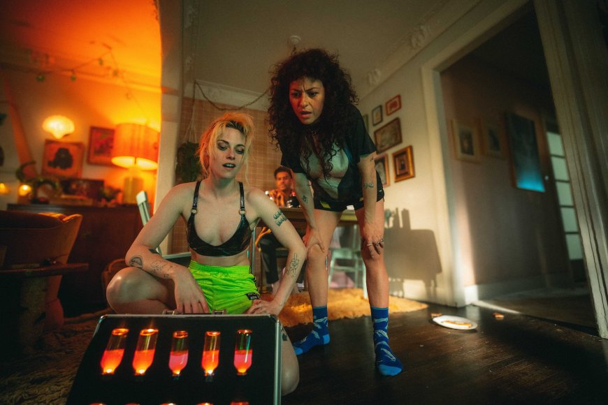 ‘The Wrong Girls’: The high adventures of two very devoted friends