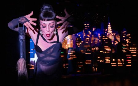 ‘Arias with a Twist’: Still a brash, handcrafted theatrical fantasia