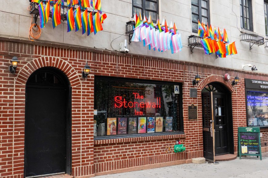 NYC queer bars see drop in alcohol sales as Americans cut back on drinking