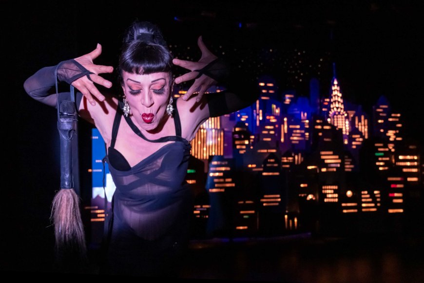 ‘Arias with a Twist’: Still a brash, handcrafted theatrical fantasia