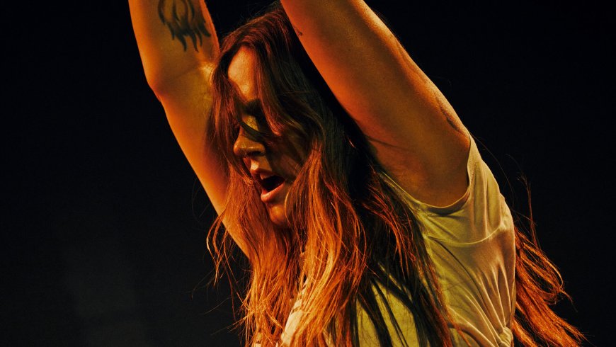 Tove Lo Brings ‘Estrus’ to Life at the Greek Theatre Before Taking Over Tinder’s LA Afterparty