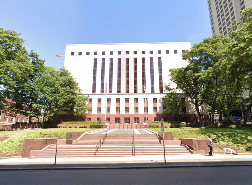Federal appeals court says trans Arizonans can amend birth certificates without surgery